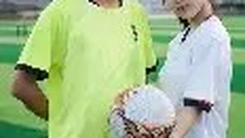 “中超揭幕战主裁李海新宣誓后判罚争议，红牌误判引发内部处罚与申诉热议”